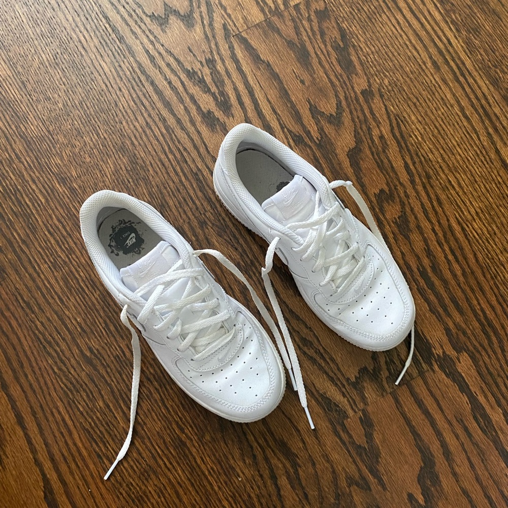 KIDS NIKE AIR FORCE 1s
